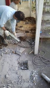 ハツリ作業
